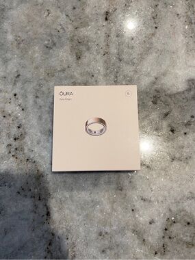 BRAND NEW! Women’s Rose Gold Oura Ring Size 5!